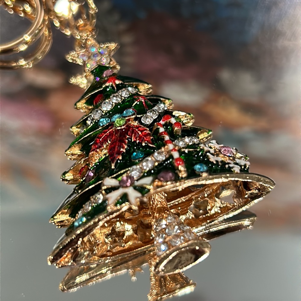 ❄️ Decorated Christmas Tree keychain with rhinestones. Gold tone. 🎄 sparkles ✨